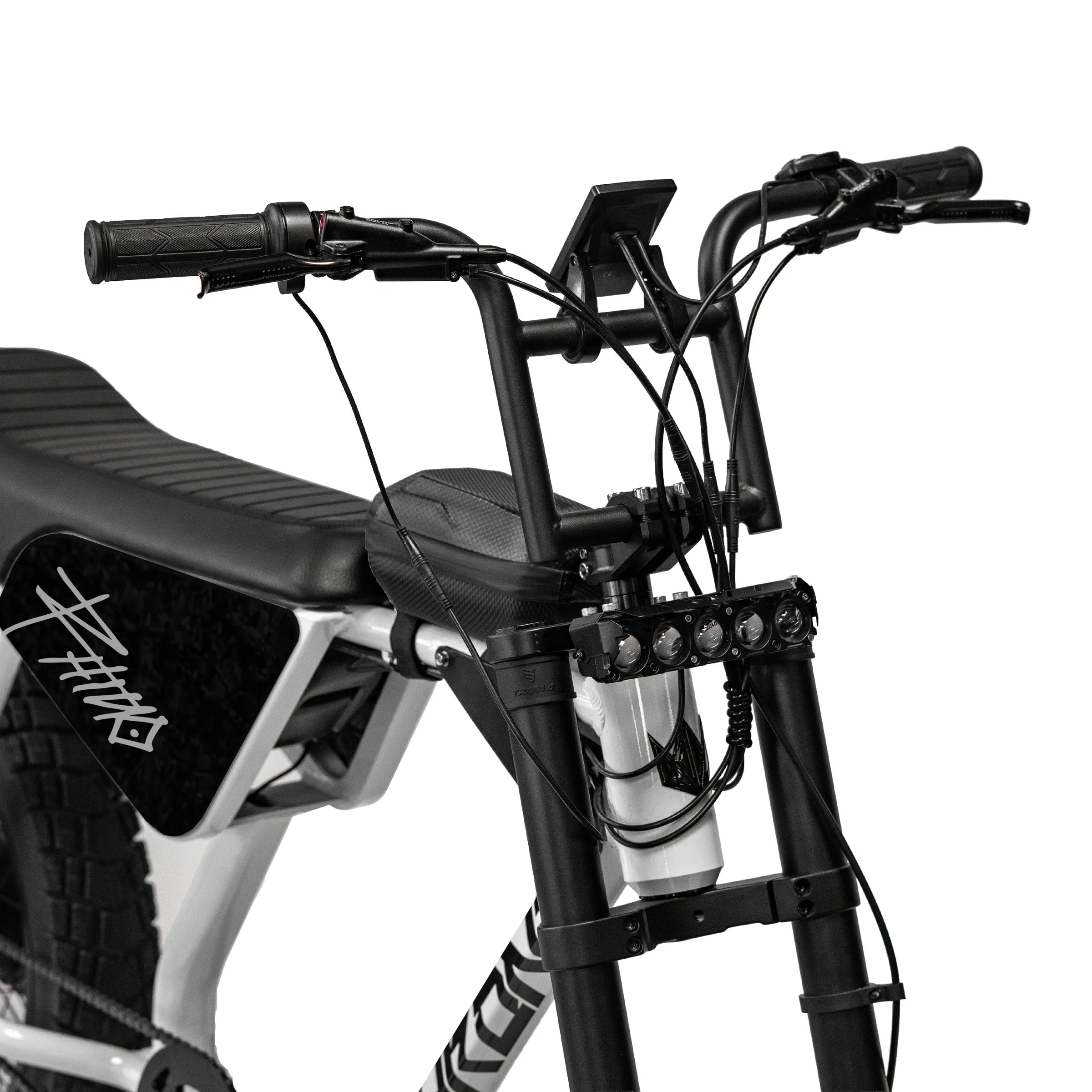 Throne Cycles - RHINO - White Savage